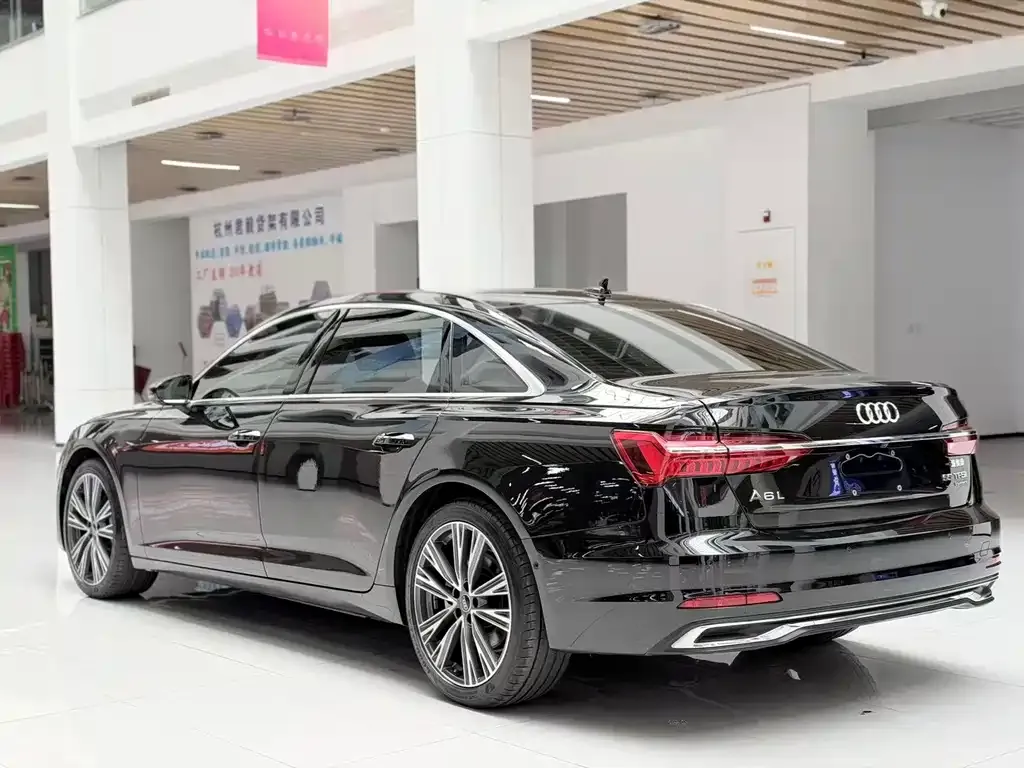 Audi A6L — фото 2