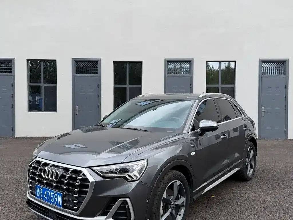 Audi Q3 — фото 1