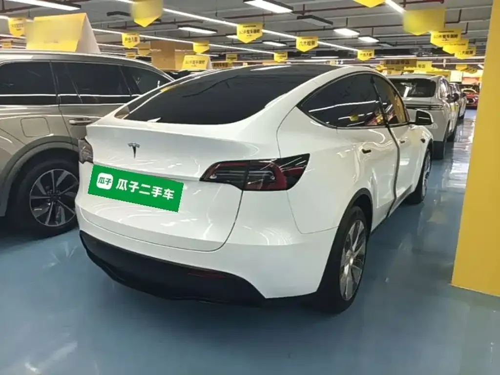 Tesla Model Y — фото 7