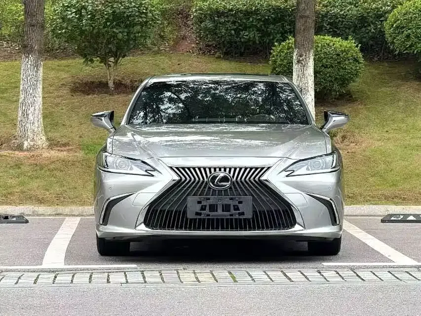 Lexus ES — фото 5