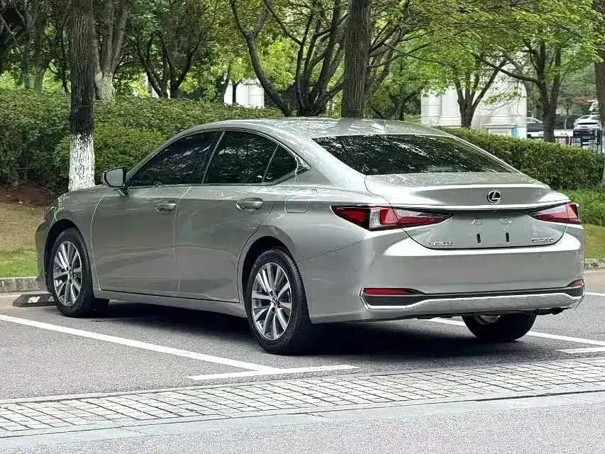 Lexus ES — фото 3