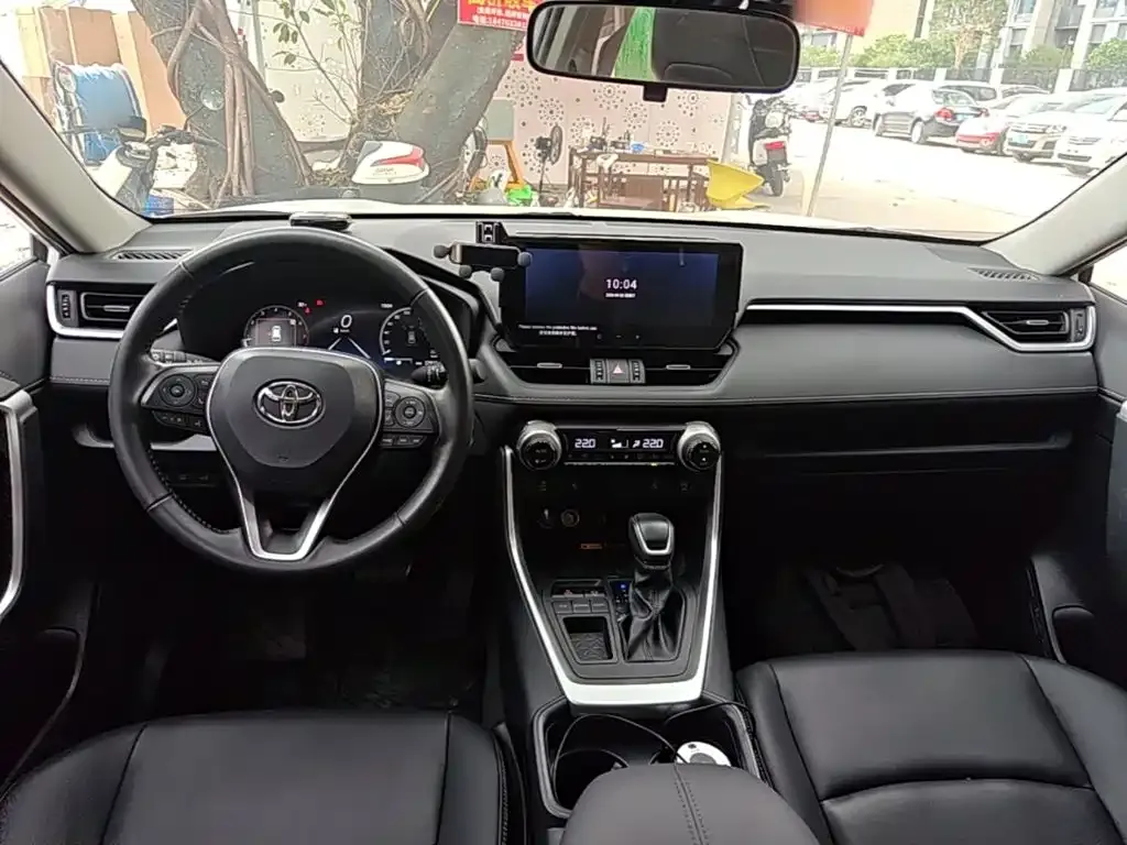 Toyota RAV4 — фото 3