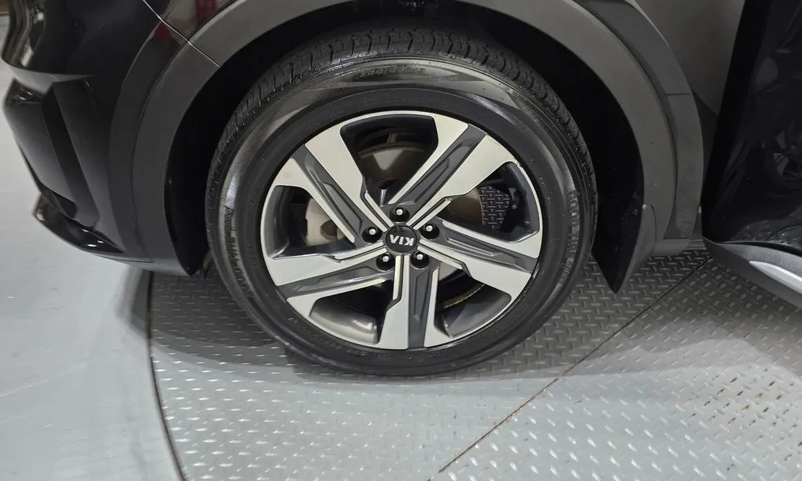 Kia Sorento — фото 7