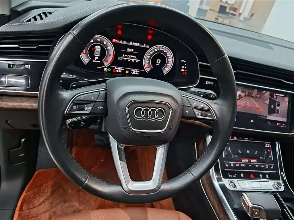 Audi Q7 — фото 8