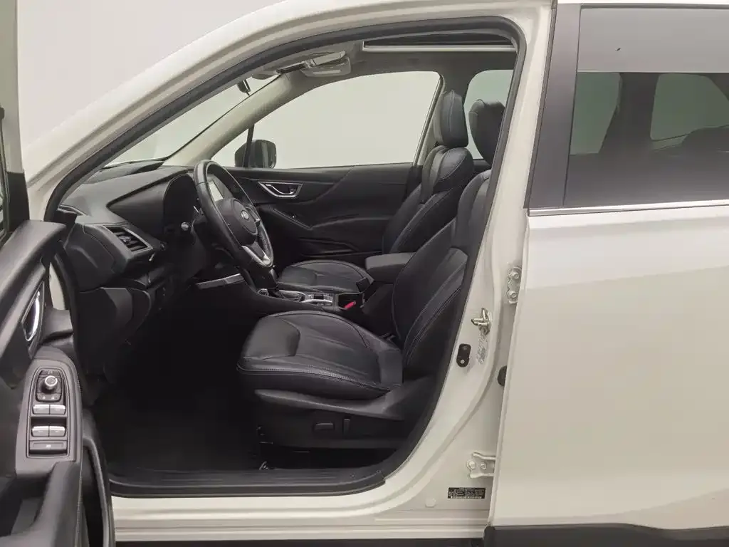 Subaru Forester — фото 3