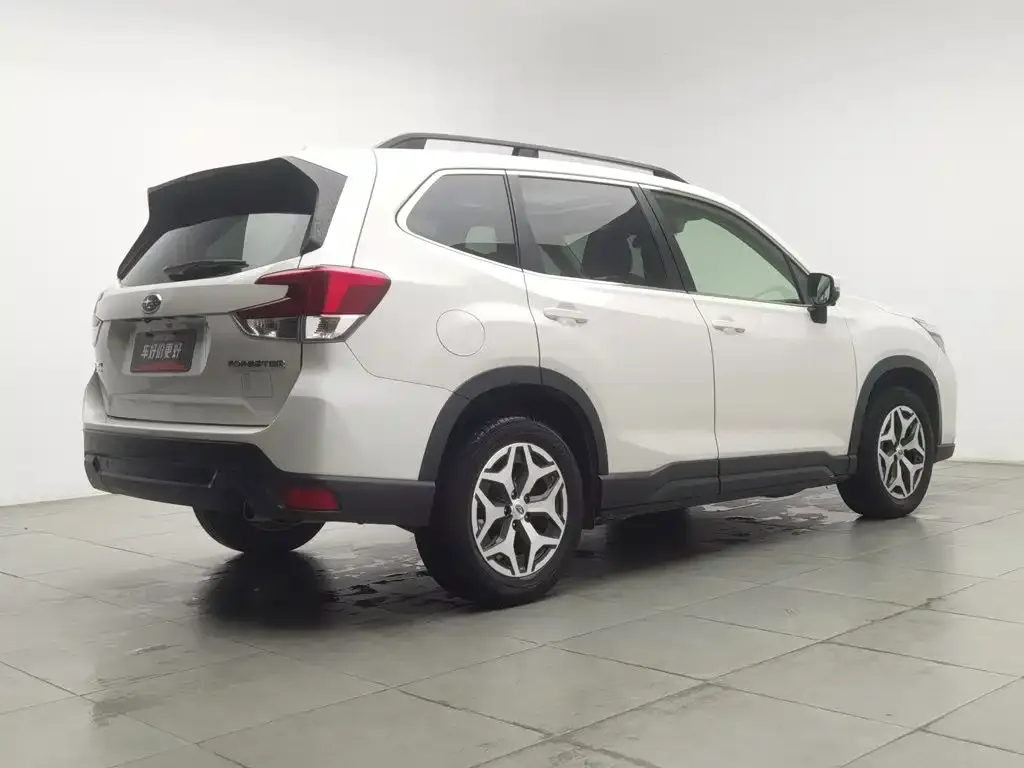 Subaru Forester — фото 7