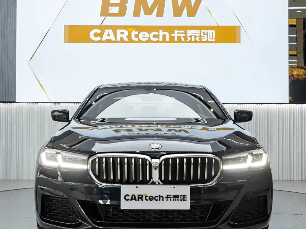 BMW 5 Series — фото 1