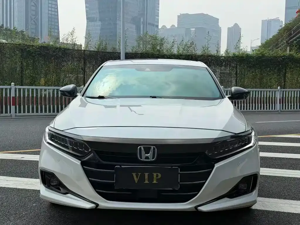 Honda Accord — фото 8