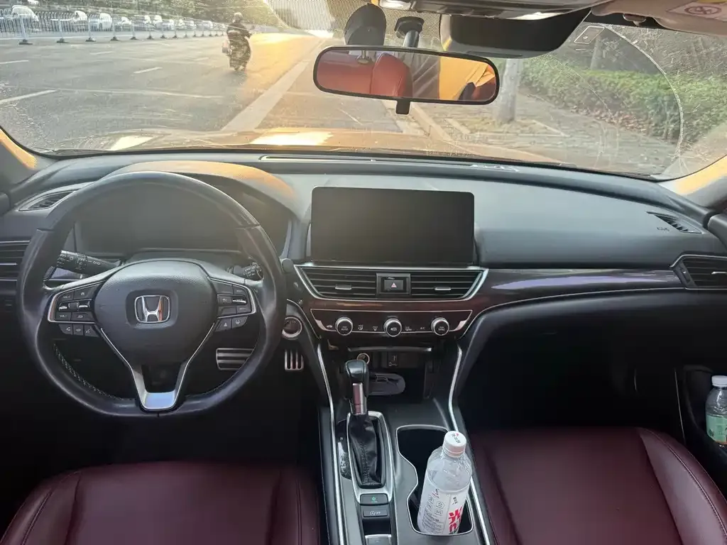 Honda Accord — фото 7