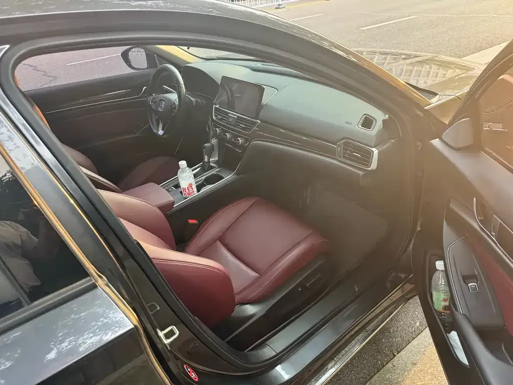 Honda Accord — фото 4