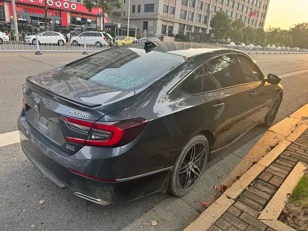 Honda Accord — фото 9