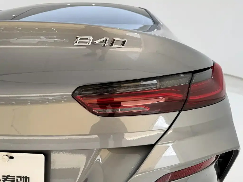 BMW 8 Series — фото 4