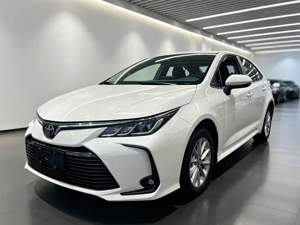 Toyota Corolla — фото 1