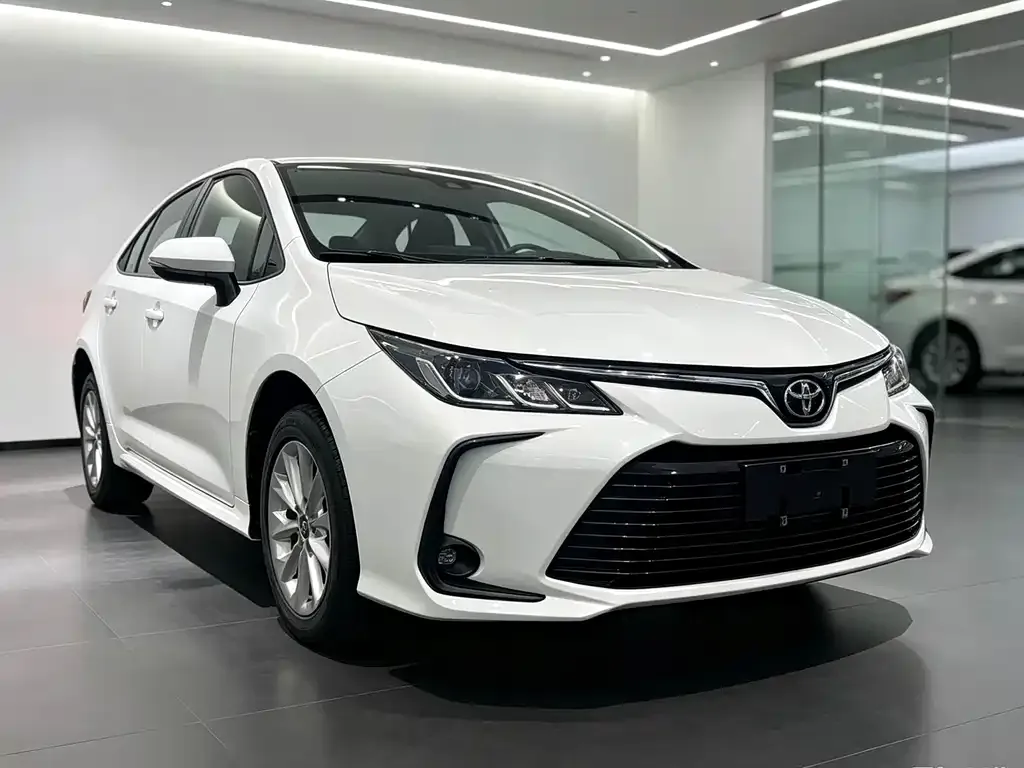 Toyota Corolla — фото 10