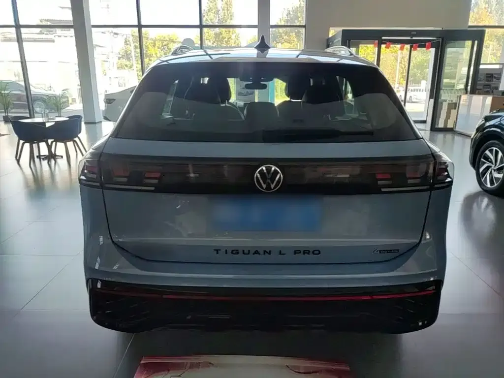 Volkswagen Tiguan L — фото 4