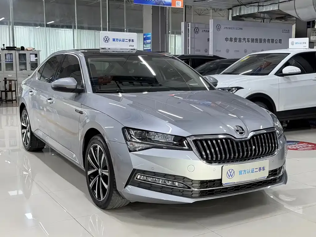 Skoda Superb — фото 5