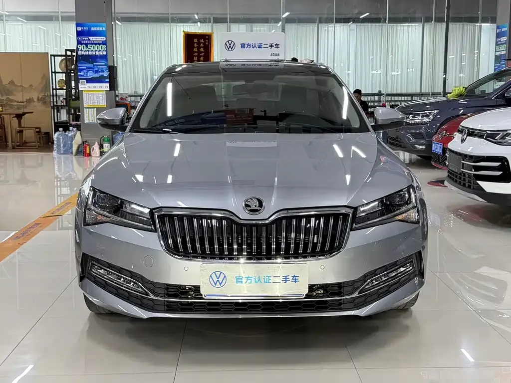 Skoda Superb — фото 7