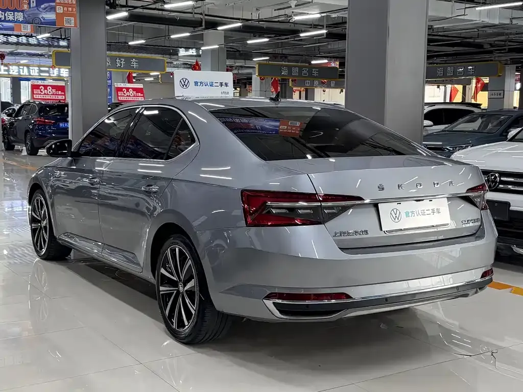 Skoda Superb — фото 4
