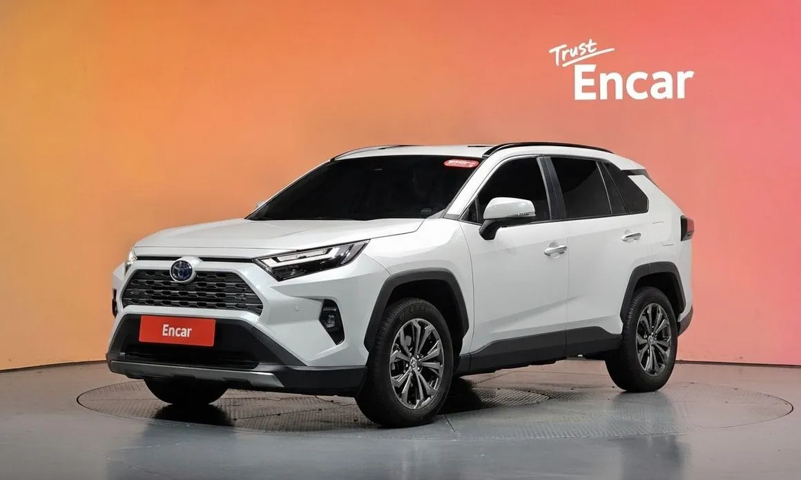 Toyota RAV4 — фото 1