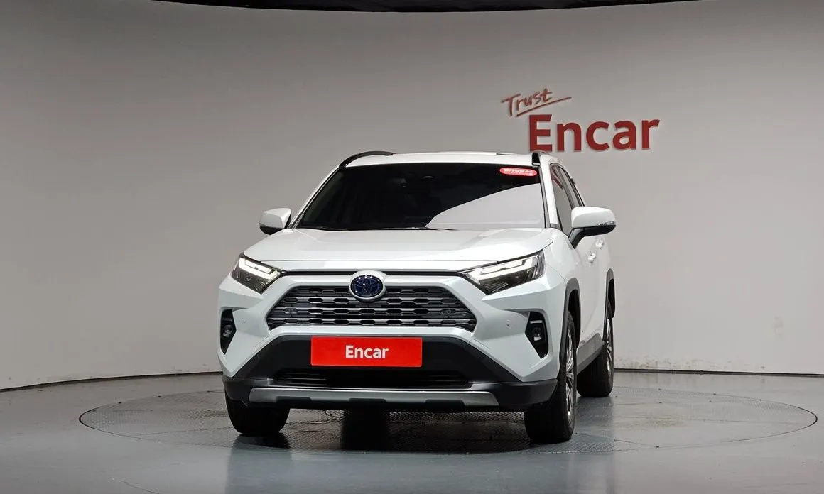 Toyota RAV4 — фото 5
