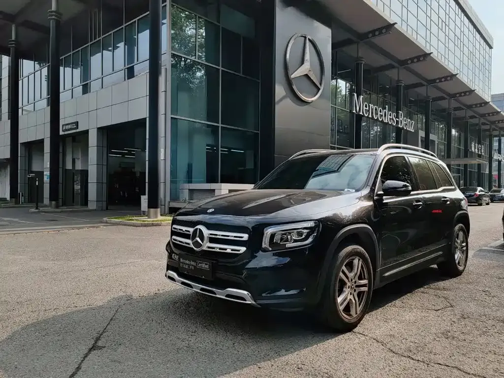 Mercedes-Benz GLB — фото 1
