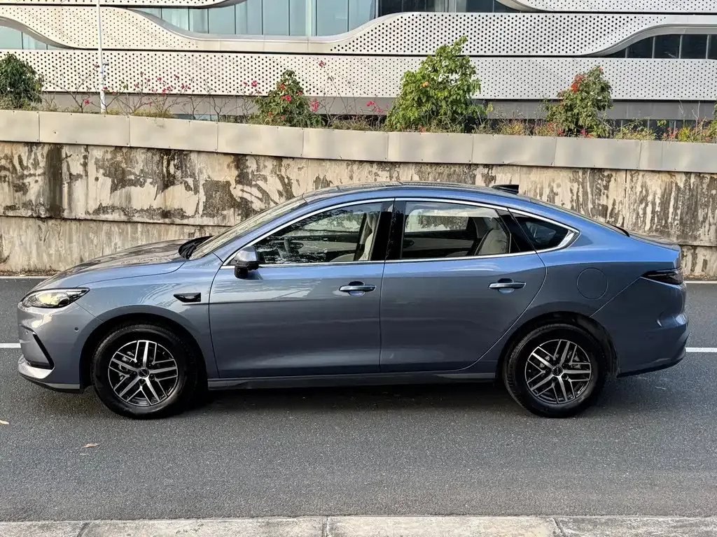 BYD Seal 05 DM-i — фото 7