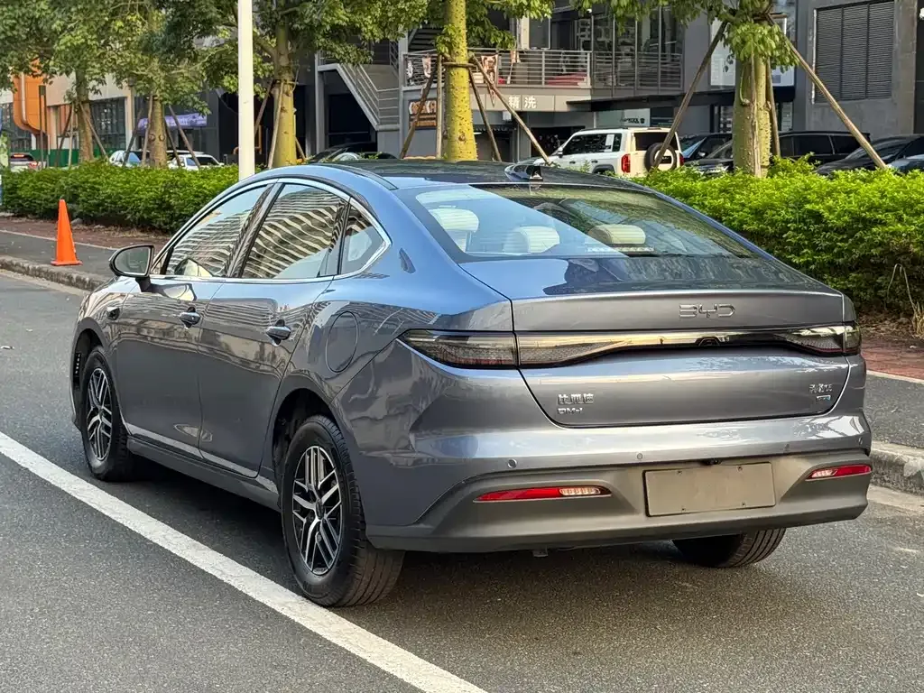 BYD Seal 05 DM-i — фото 10