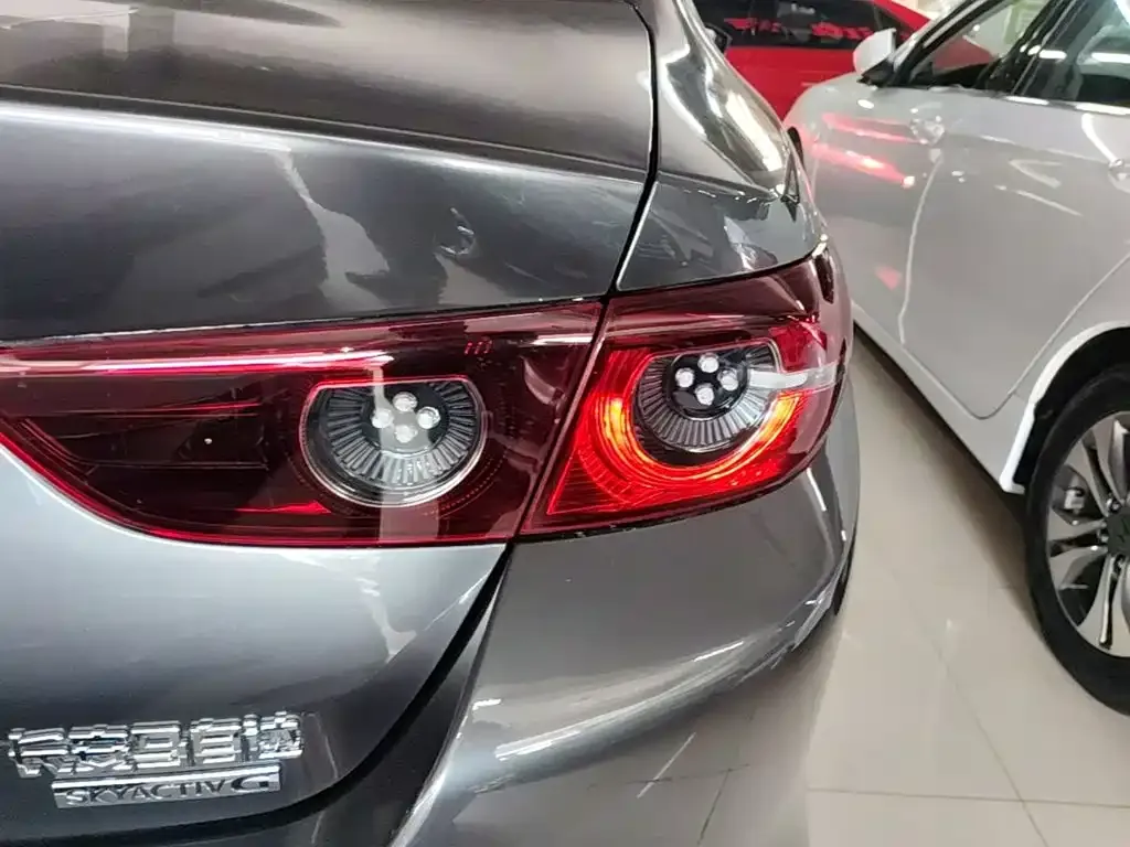 Mazda 3 Axela — фото 6