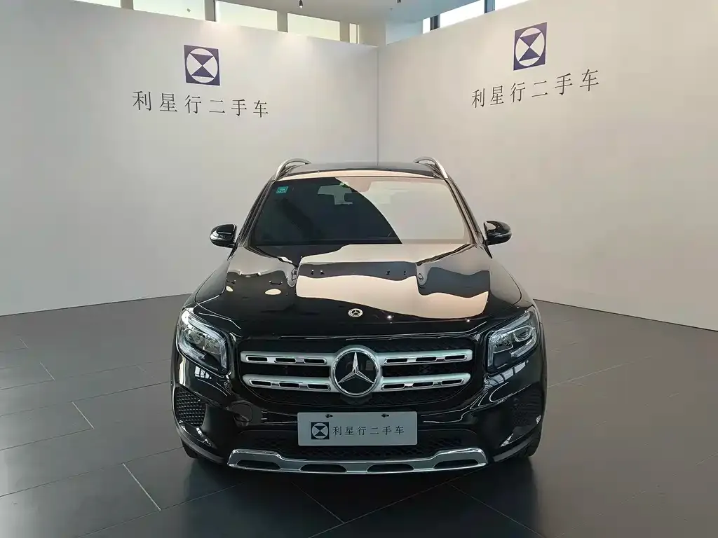 Mercedes-Benz GLB — фото 1