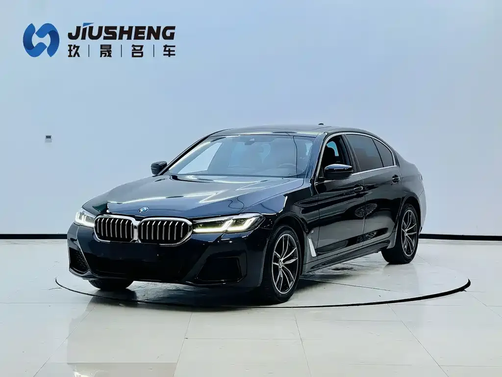 BMW 5 Series — фото 1