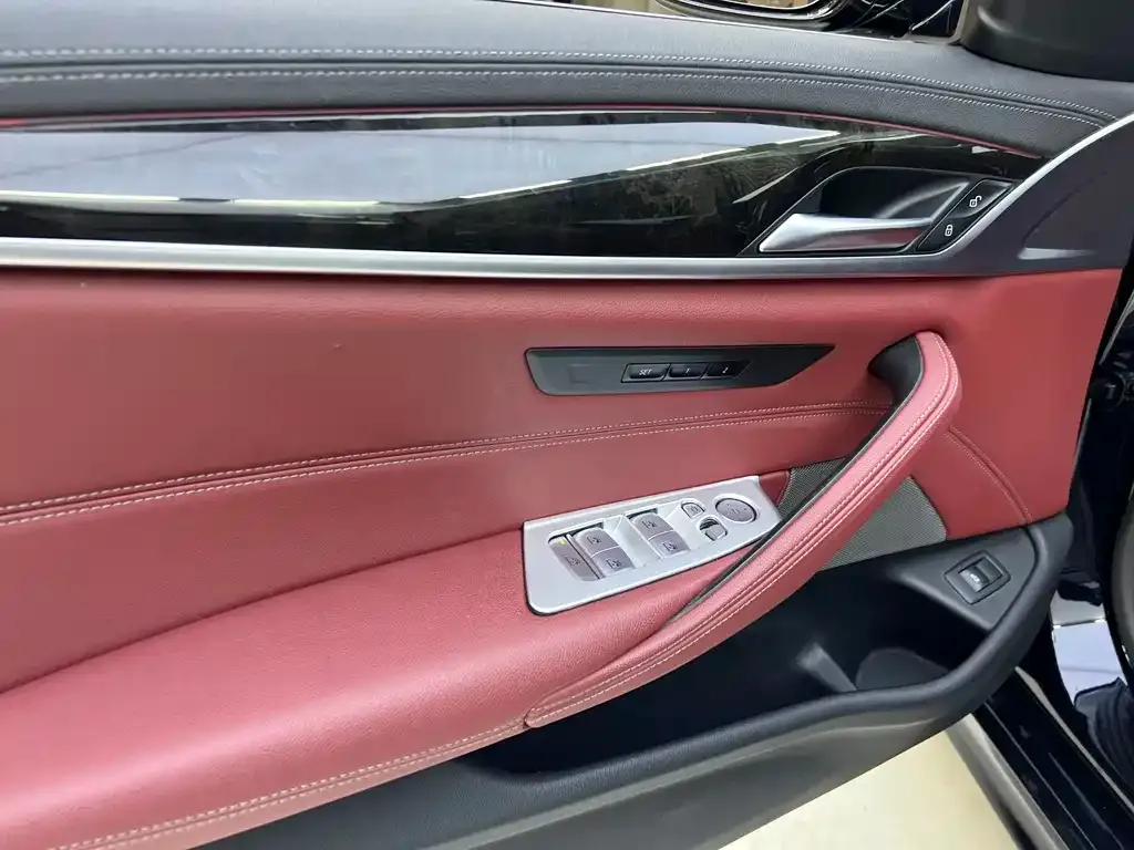 BMW 5 Series — фото 10