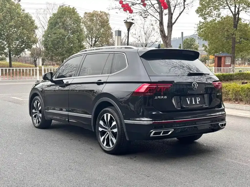 Volkswagen Tiguan L — фото 5