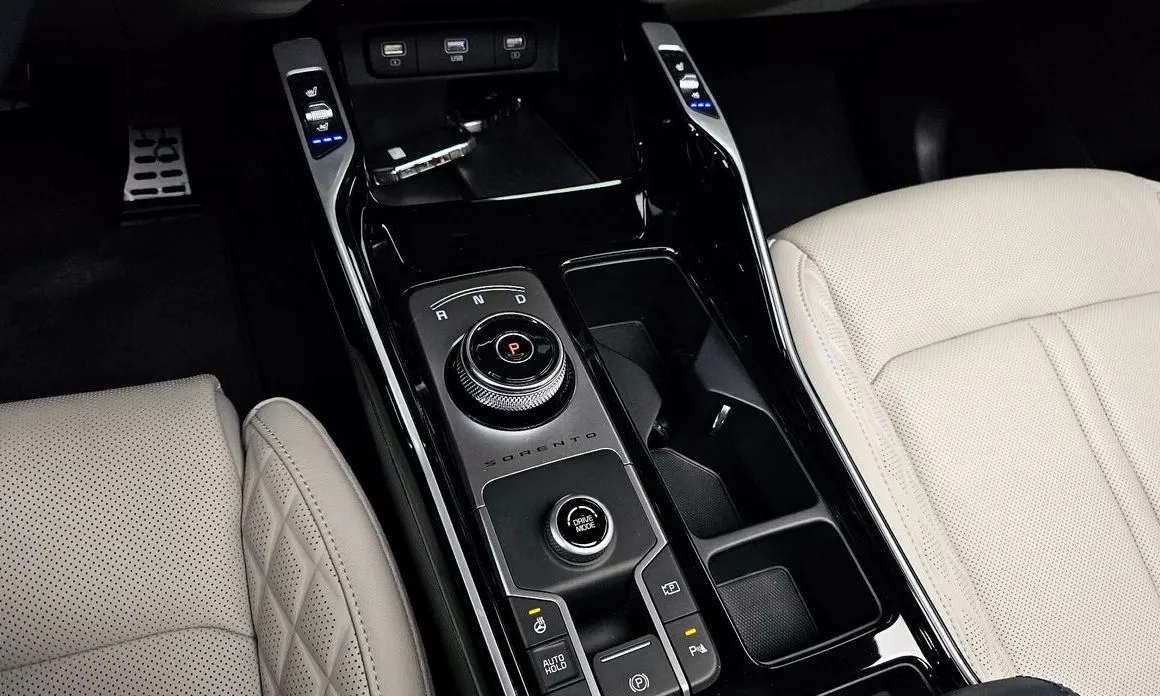Kia Sorento — фото 9