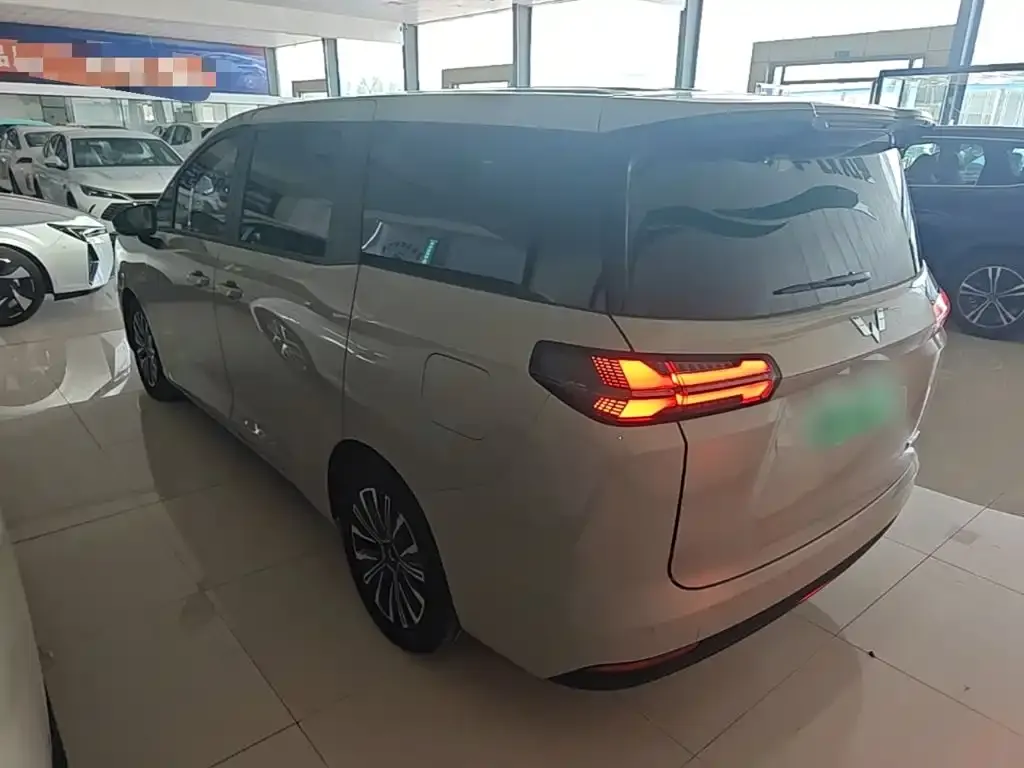 Wuling Xingguang 730 New Energy — фото 6