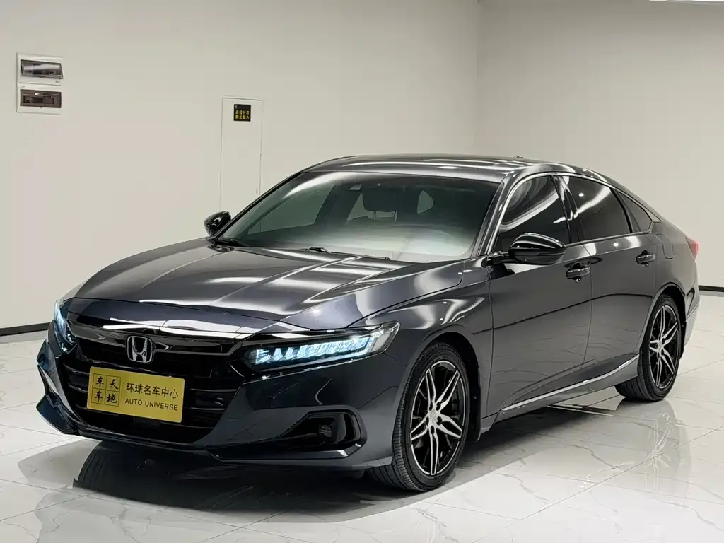 Honda Accord — фото 1