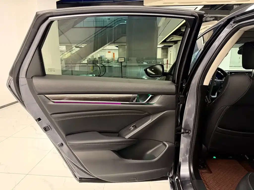 Honda Accord — фото 5