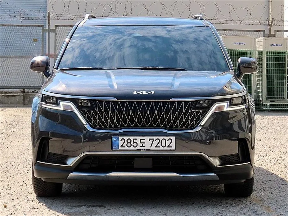 Kia Carnival — фото 1