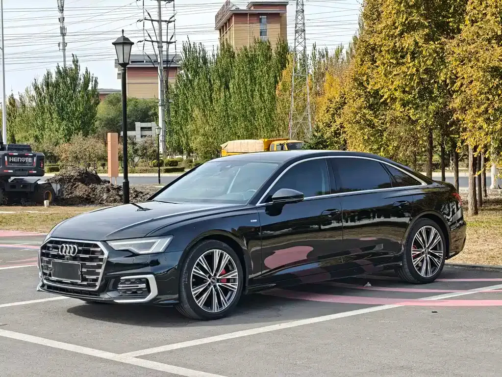 Audi A6L — фото 1