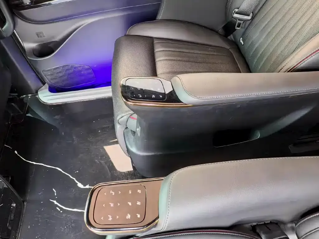 GAC Motor Trumpchi M8 — фото 8