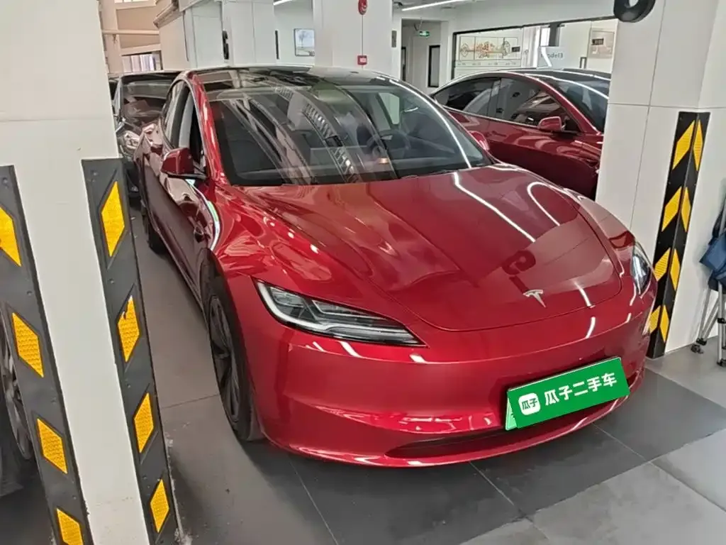 Tesla Model 3 — фото 10