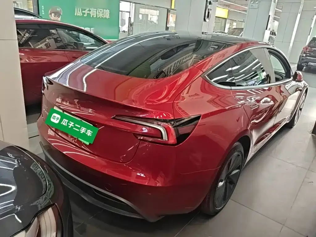Tesla Model 3 — фото 3