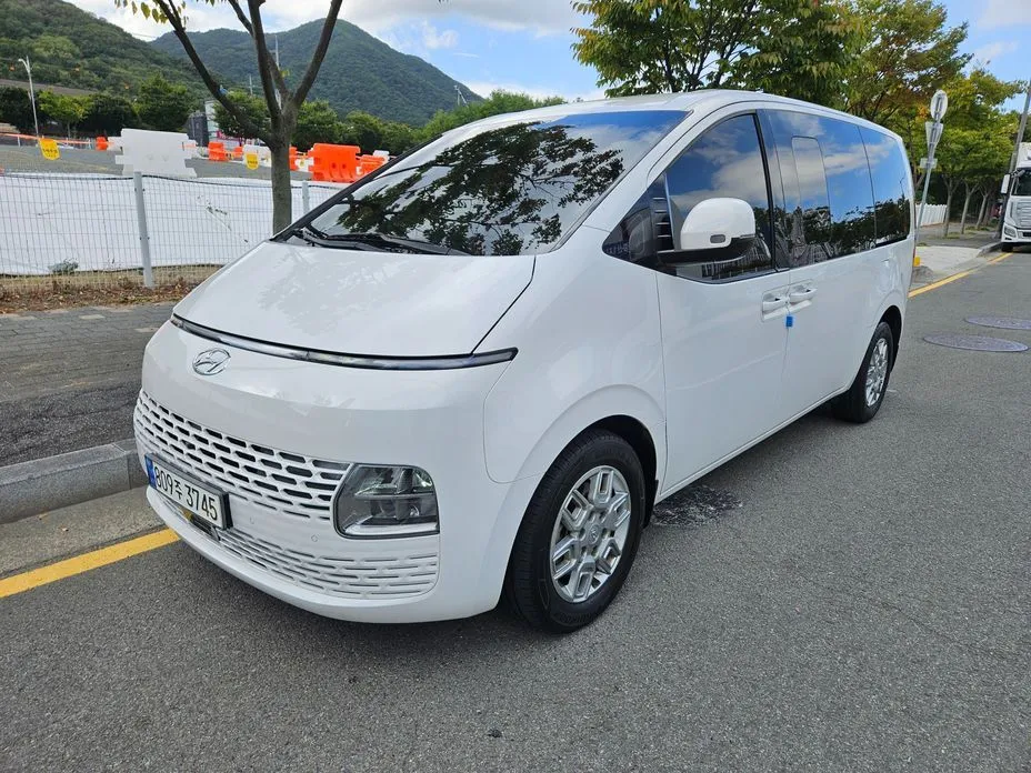 Hyundai Staria — фото 1