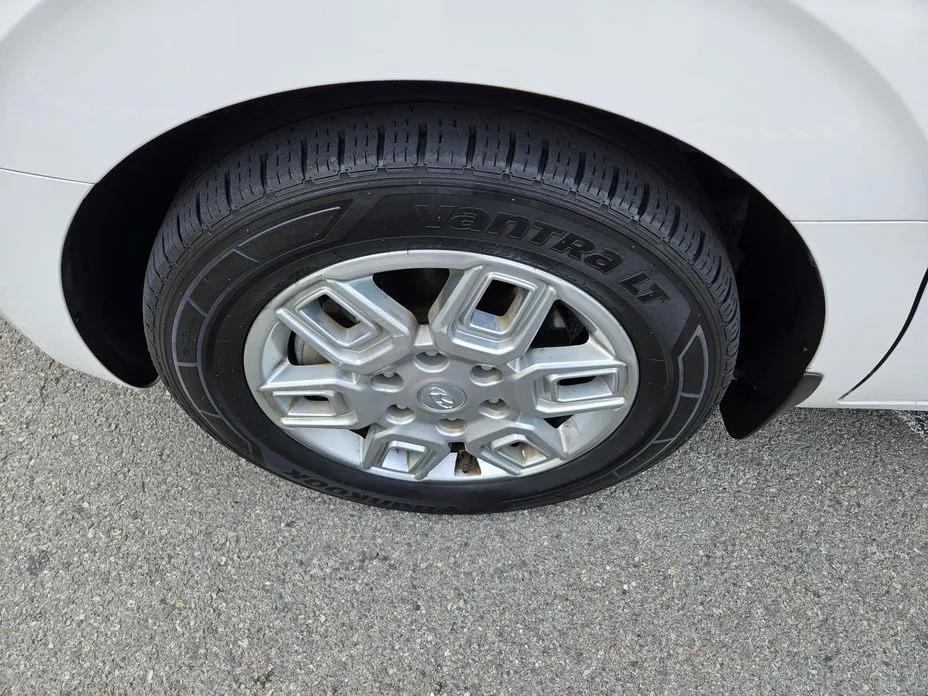 Hyundai Staria — фото 3