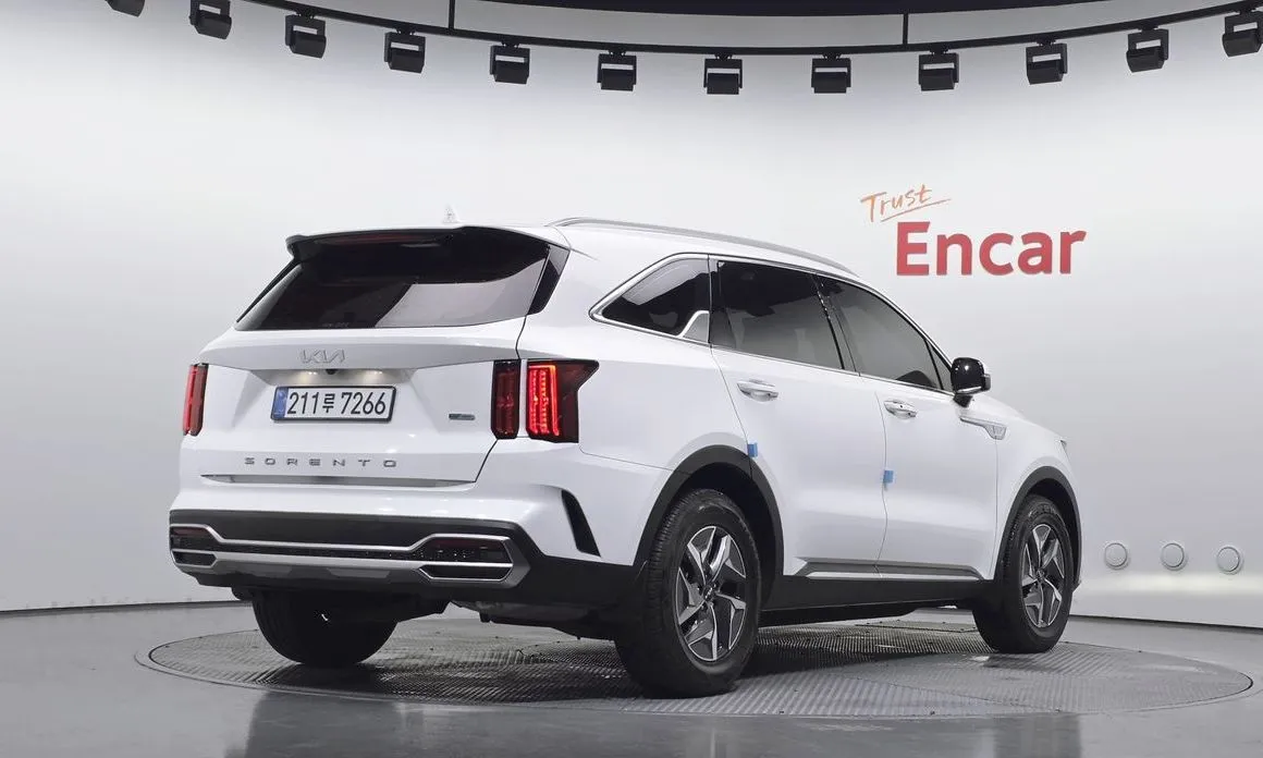 Kia Sorento — фото 7