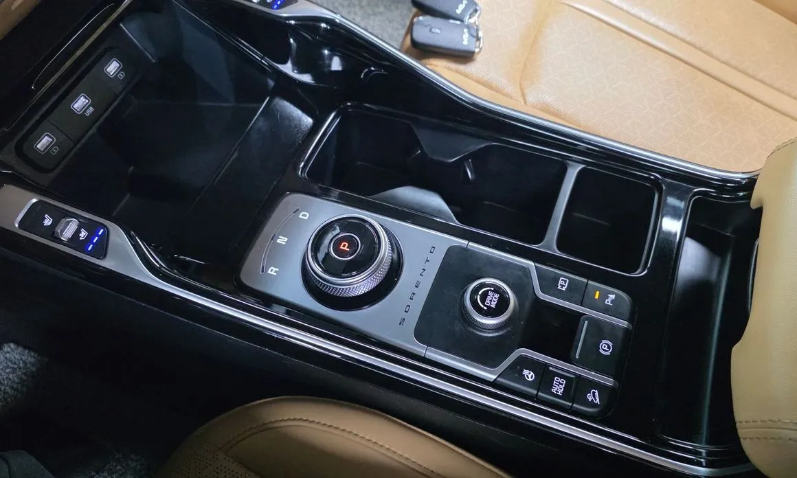 Kia Sorento — фото 10