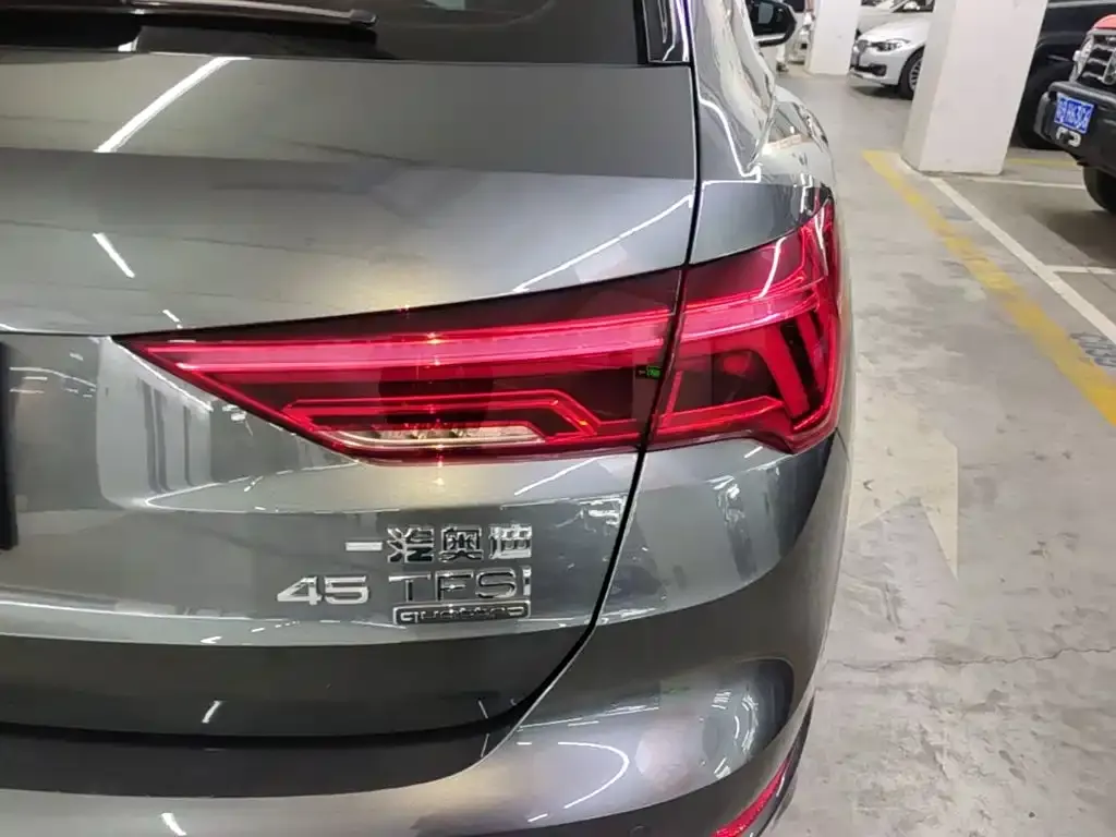 Audi Q3 — фото 2