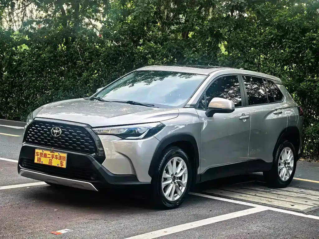 Toyota Corolla Cross — фото 1