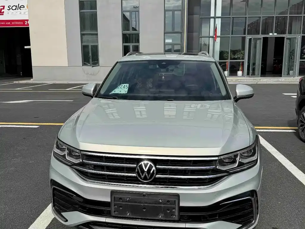 Volkswagen Tiguan L — фото 4