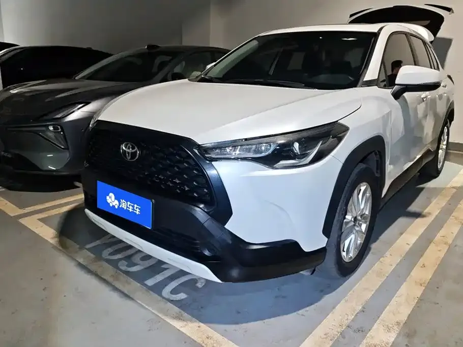 Toyota Corolla Cross — фото 1