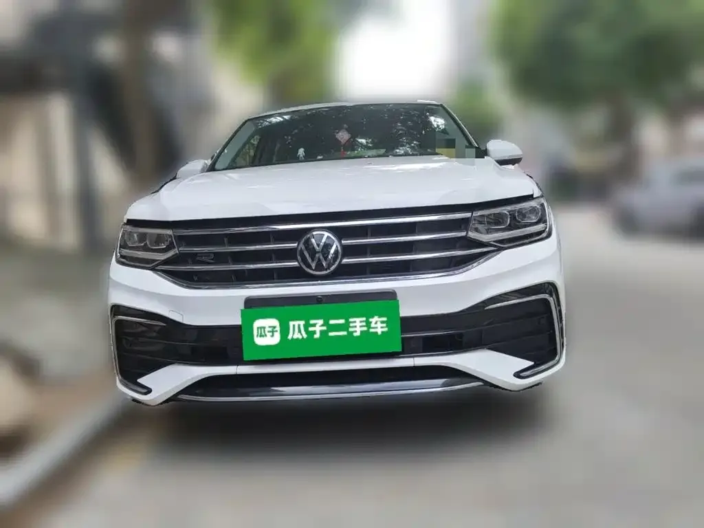 Volkswagen Tiguan L — фото 8